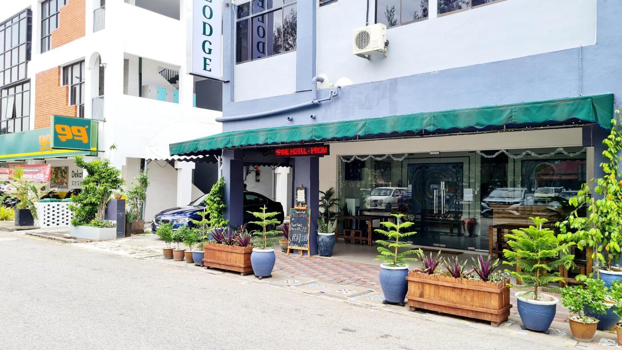 Pine Lodge By Evr Previously Yss Indrawasih Perai Exterior photo